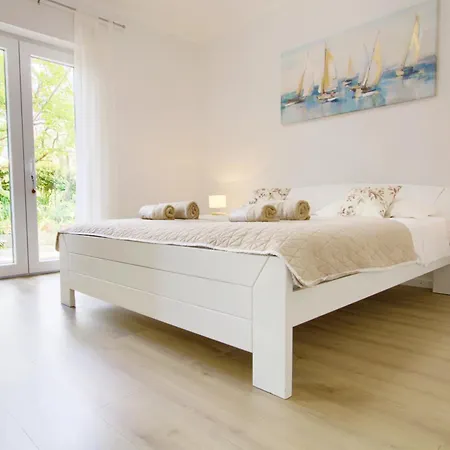 Suzy's Botanica Apartman *