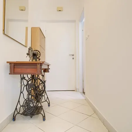 Suzy's Botanica Apartman Zára