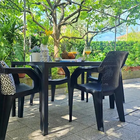 Suzy's Botanica Apartman