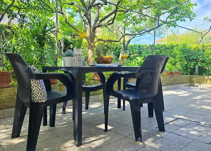 Suzy's Botanica 公寓